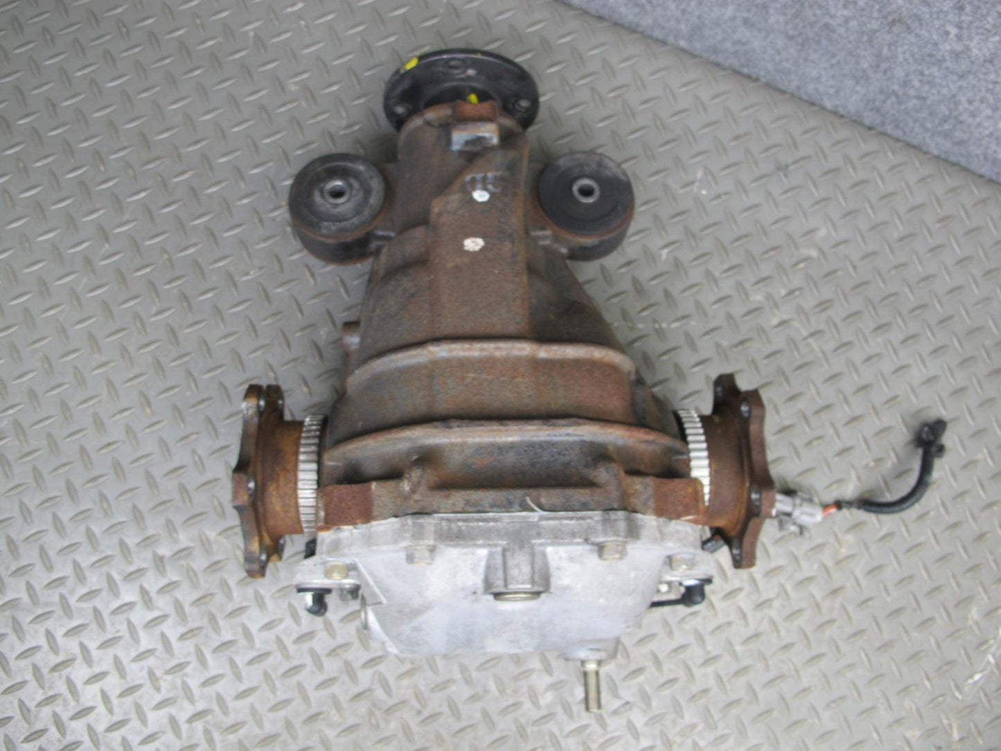 04-05 Nissan 350Z Z33 Conv M/T Rear Differential Carrier Vlsd 3.54 Ratio 46K OEM