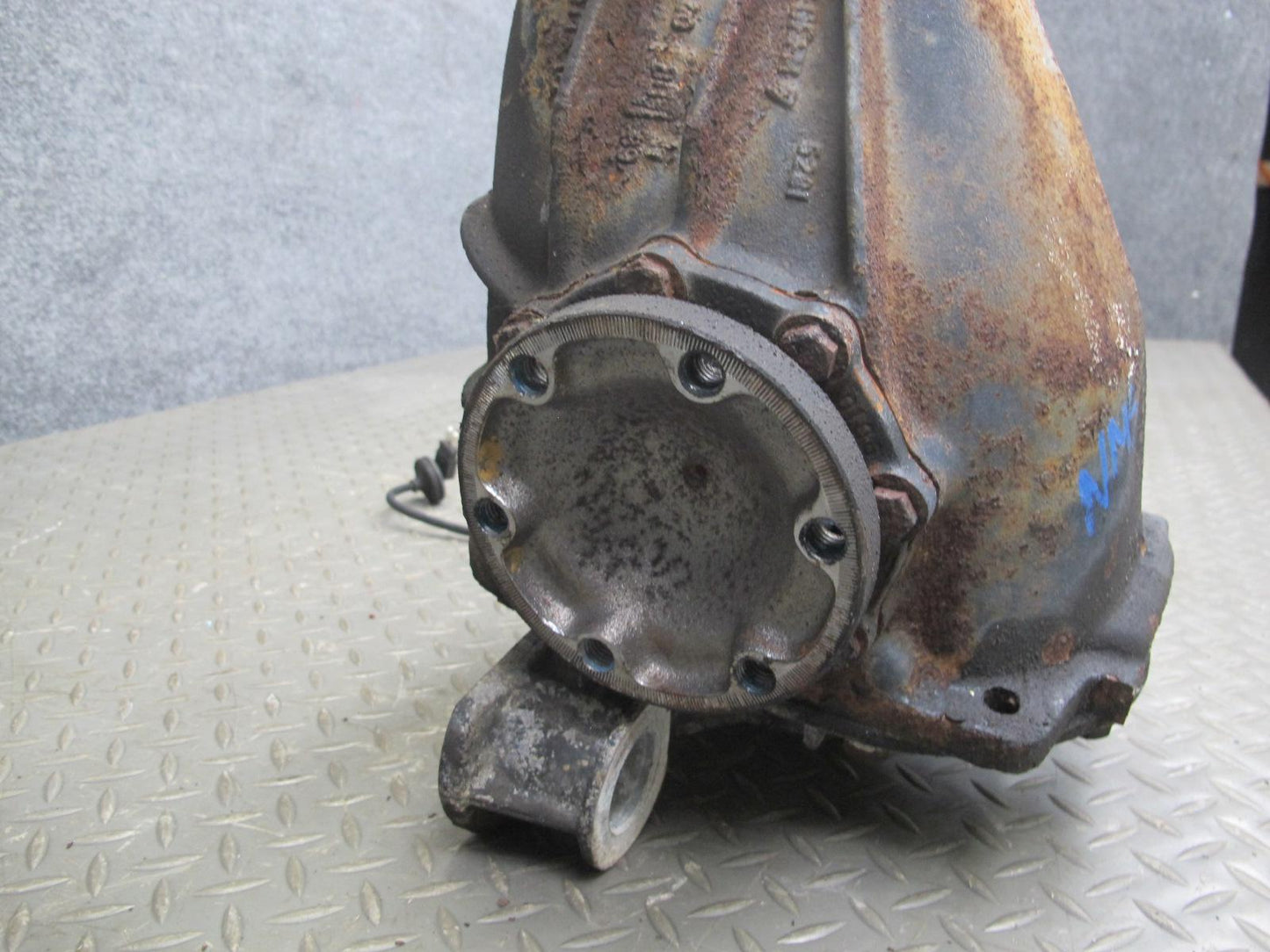 86-91 Mercedes W126 C126 Rear Differential Carrier 2.47 Ratio OEM