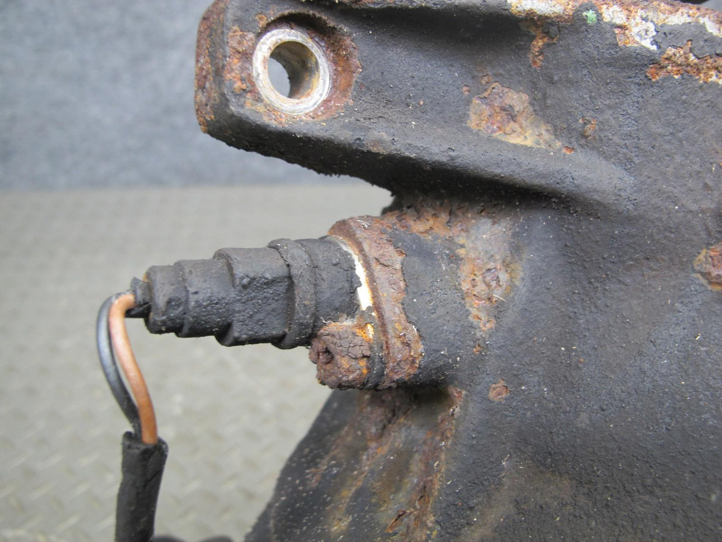 86-91 Mercedes W126 C126 Rear Differential Carrier 2.47 Ratio OEM