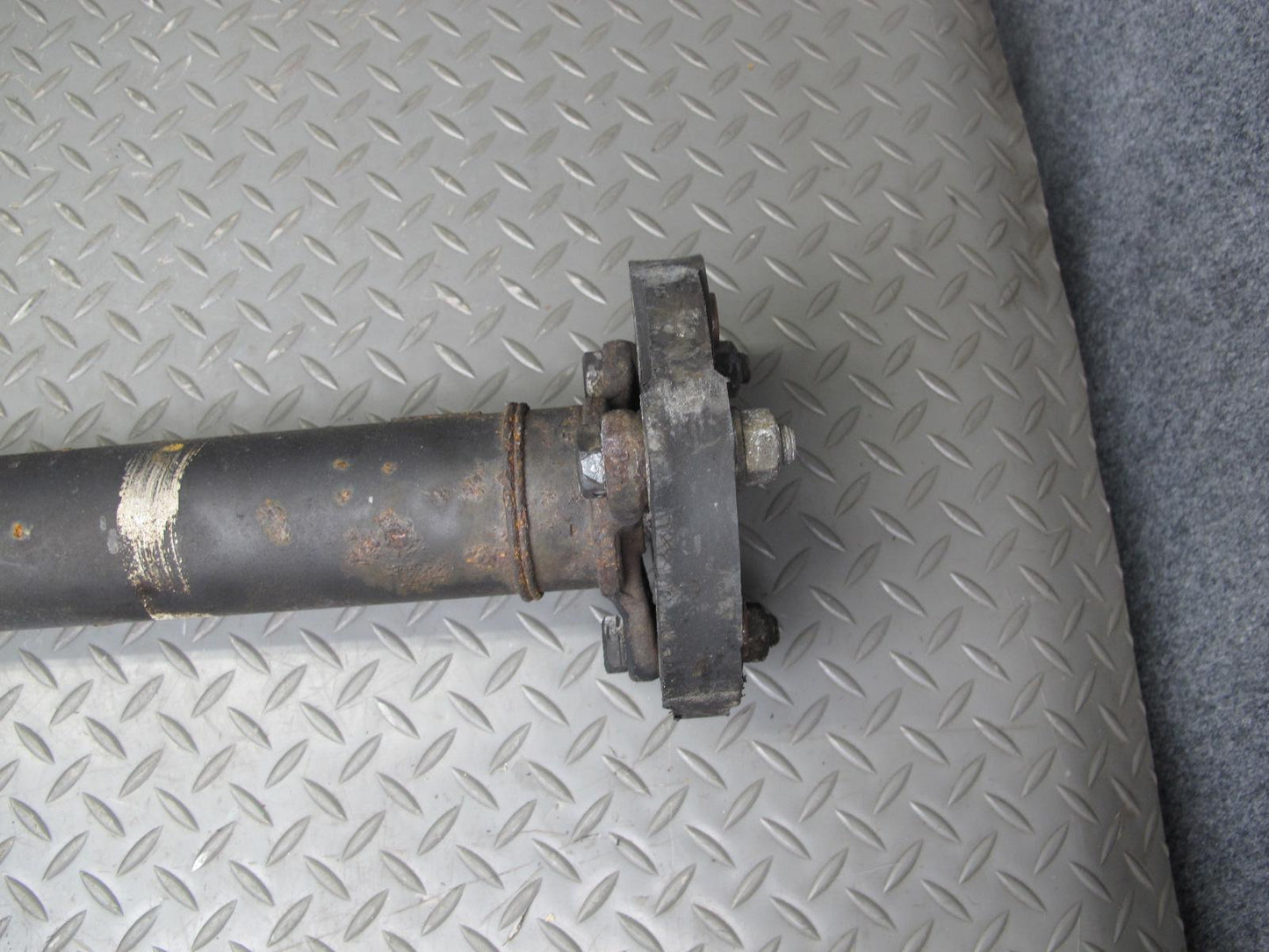 86-91 Mercedes W126 560SEL A/T Rear Drive Shaft Driveshaft OEM