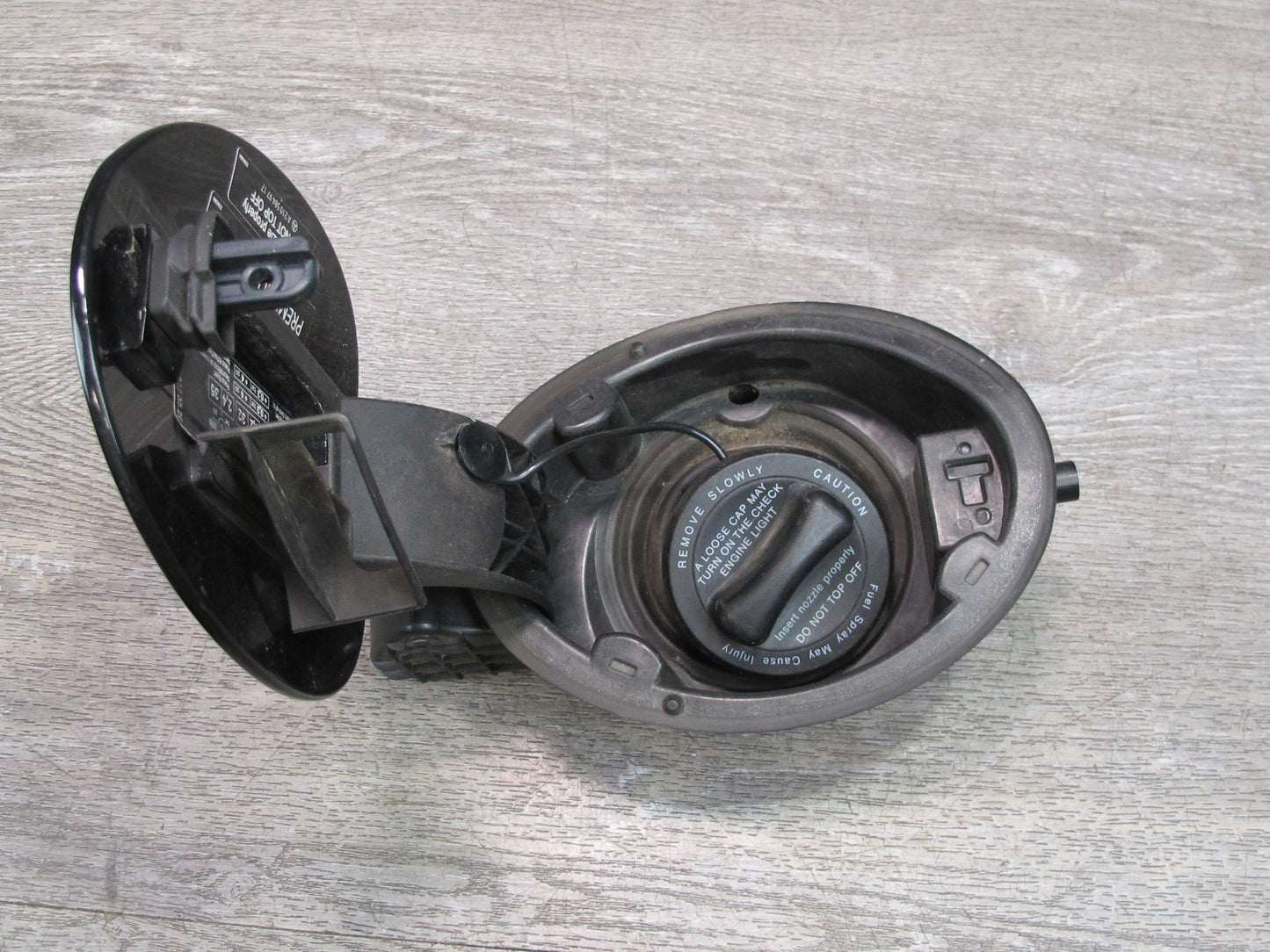 05-11 Mercedes R171 SLK Fuel Tank Filler Door Lid Housing Black w Actuator OEM