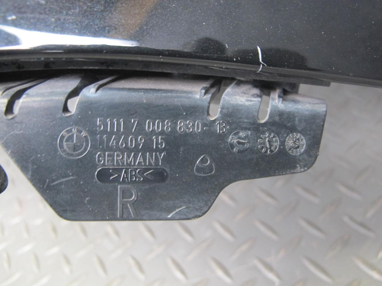 2006-2010 BMW E63 E64 M6 Front Right Fender Shell Cover Panel