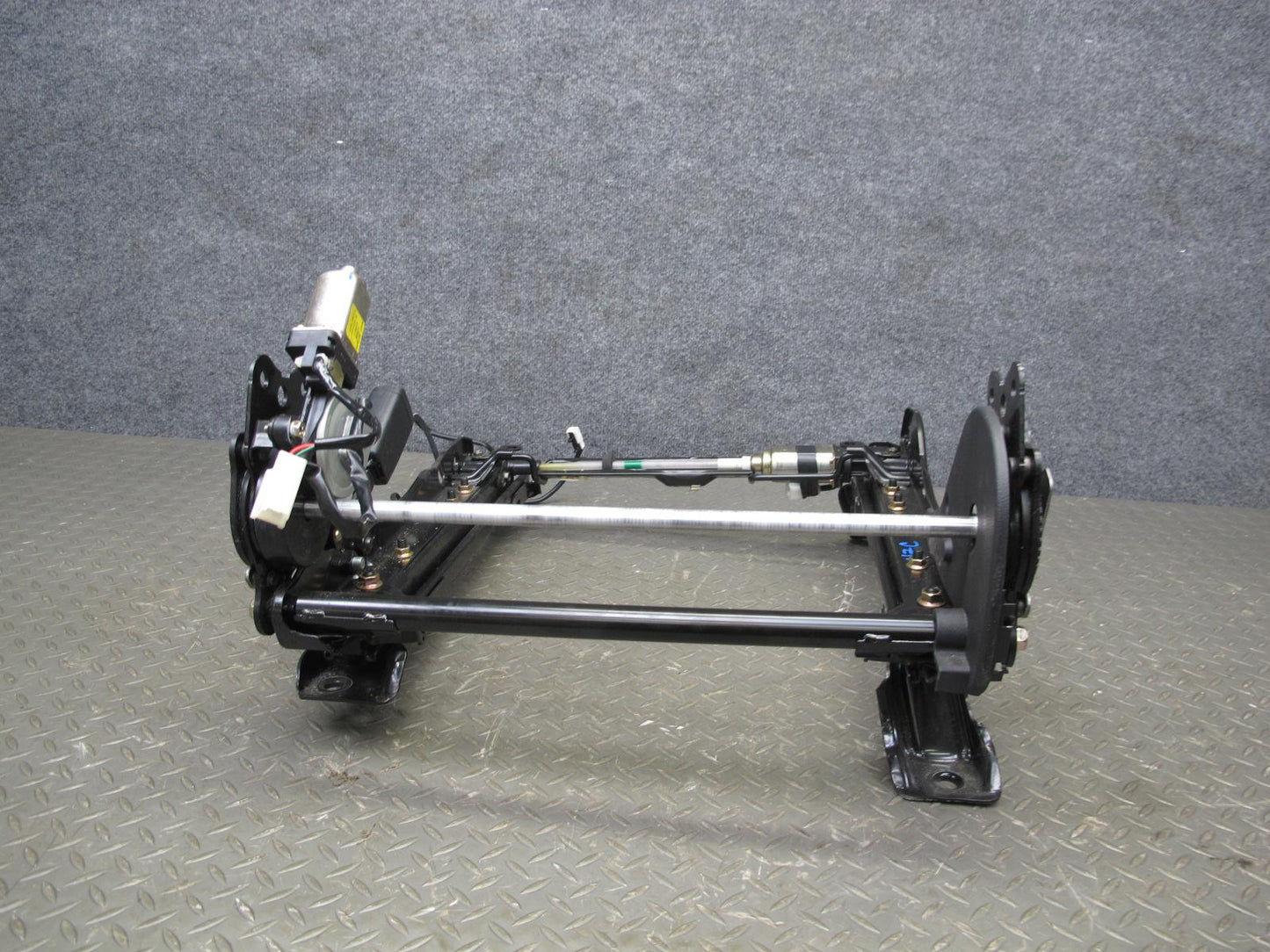 04-05 Nissan 350Z Z33 Convert Front Right Seat Lower Frame Track Rail Motor OEM