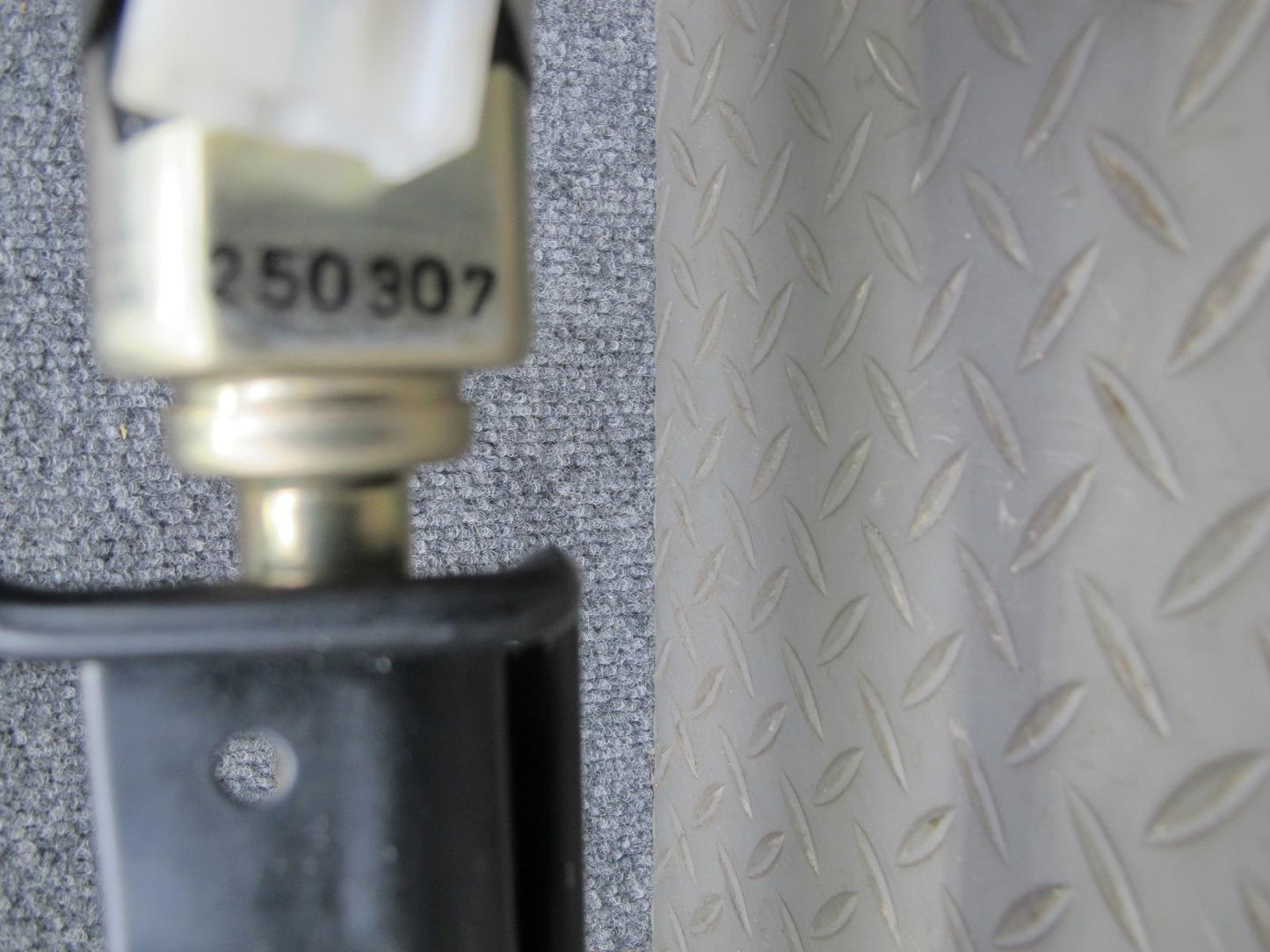 04-05 Nissan 350Z Z33 Convert Front Right Seat Lower Frame Track Rail Motor OEM