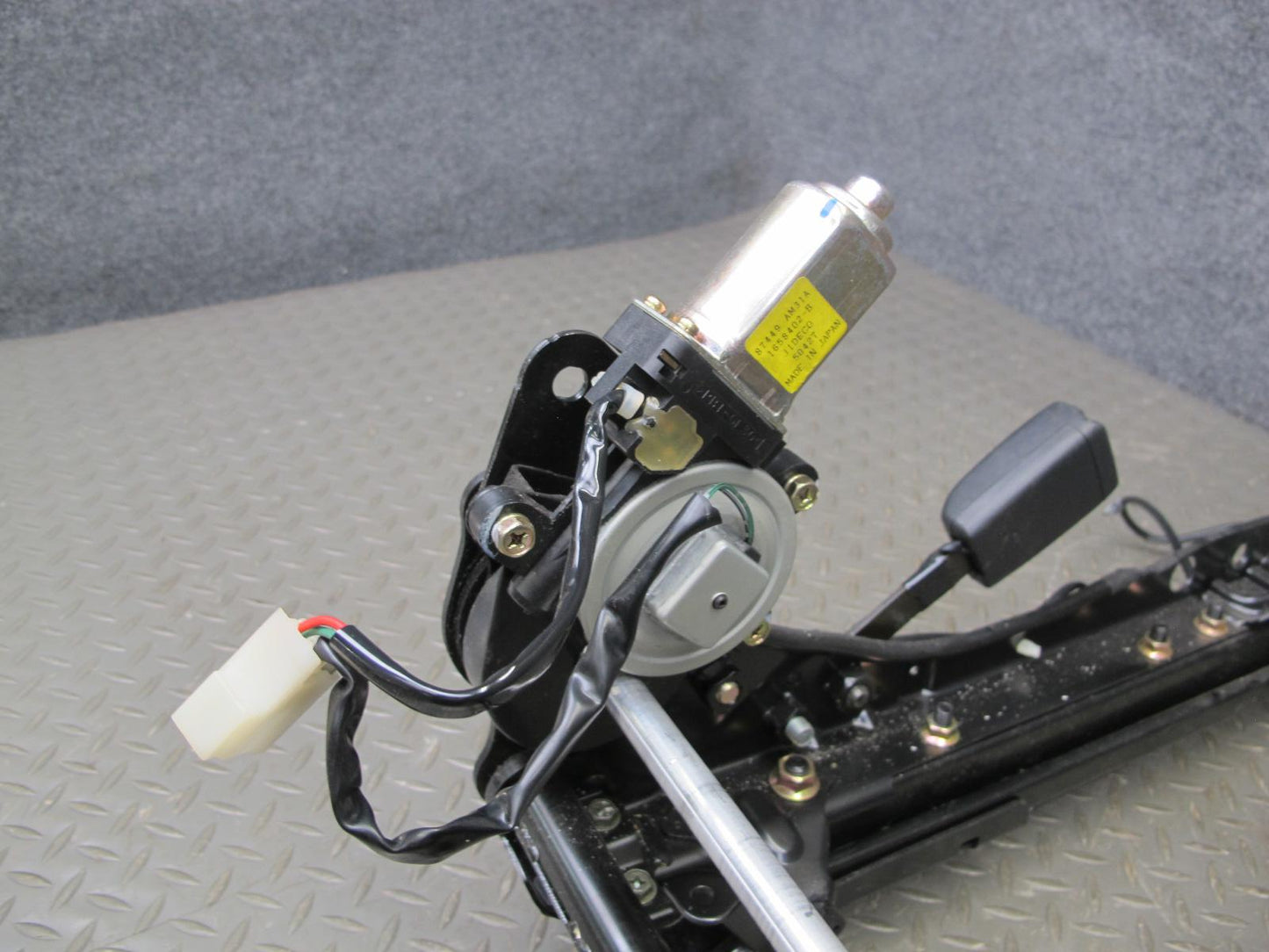 04-05 Nissan 350Z Z33 Convert Front Right Seat Lower Frame Track Rail Motor OEM