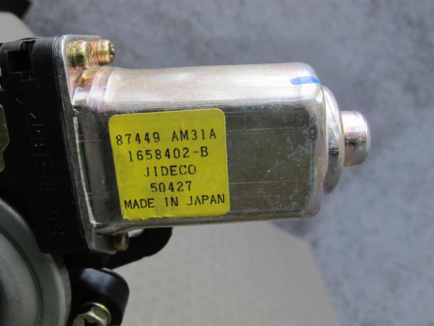 04-05 Nissan 350Z Z33 Convert Front Right Seat Lower Frame Track Rail Motor OEM