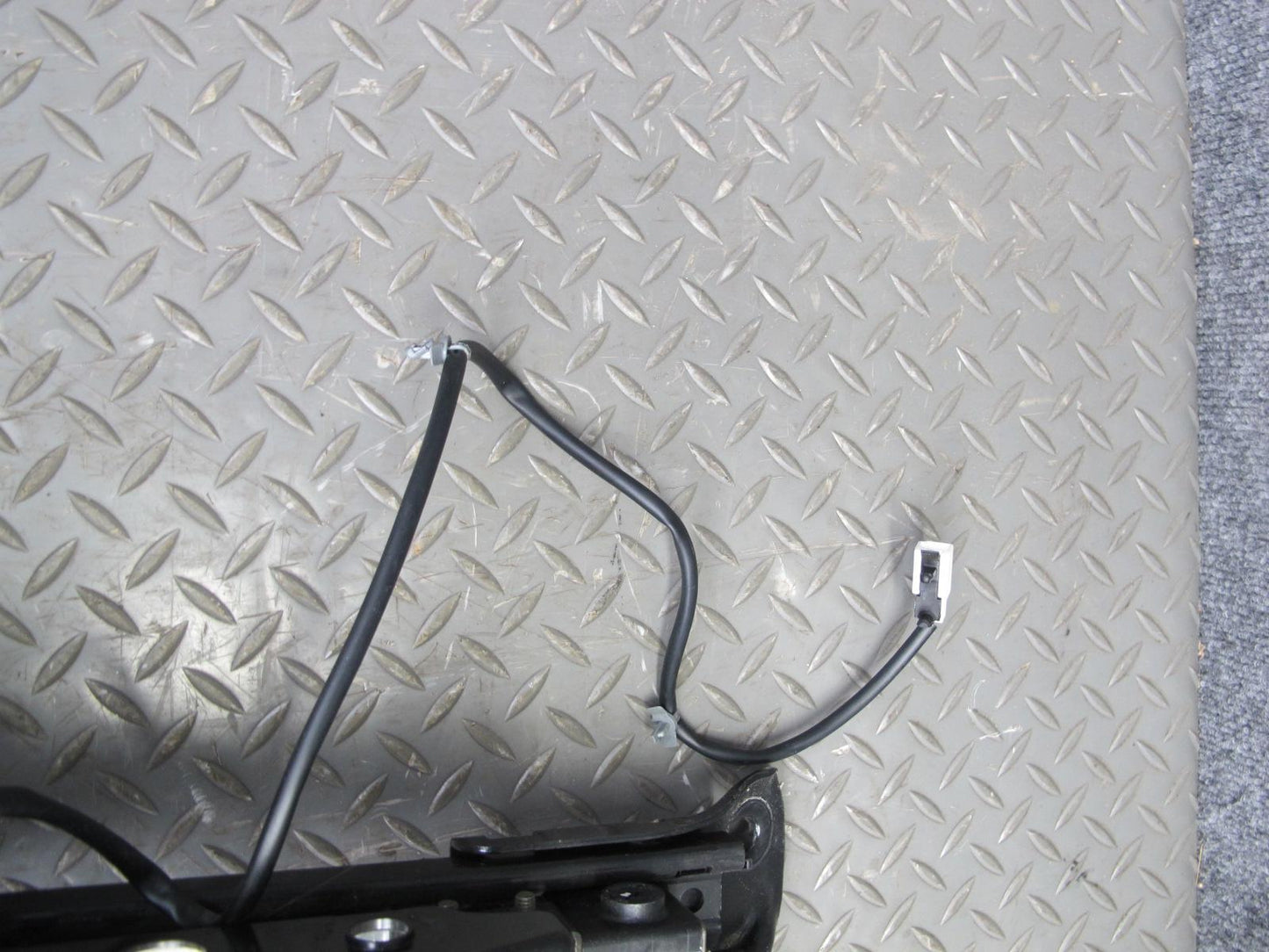 04-05 Nissan 350Z Z33 Convert Front Right Seat Lower Frame Track Rail Motor OEM