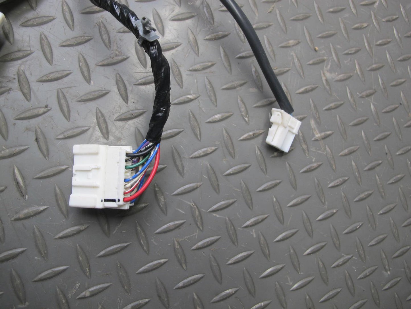 04-05 Nissan 350Z Z33 Convert Front Right Seat Lower Frame Track Rail Motor OEM