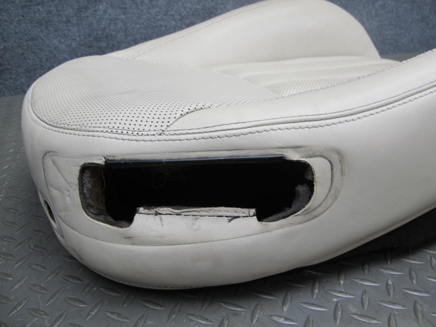 09-12 Mercedes R230 Sl-class Front Right Seat Leather Upper Backrest Beige OEM