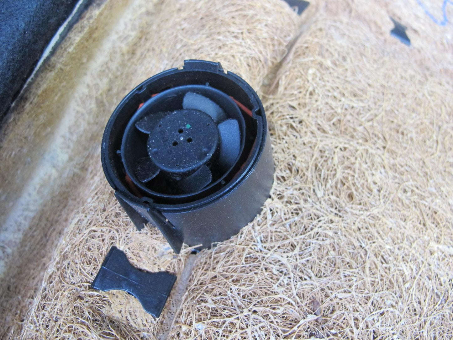 09-12 Mercedes R230 Sl-class Front Right Seat Leather Upper Backrest Beige OEM