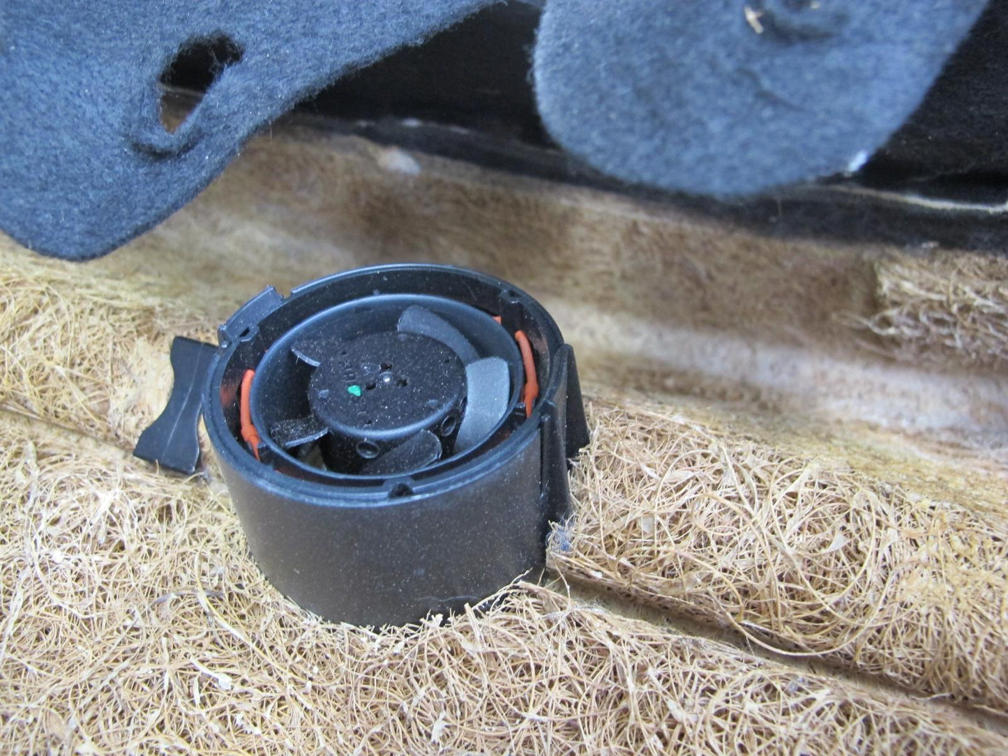 09-12 Mercedes R230 Sl-class Front Right Seat Leather Upper Backrest Beige OEM