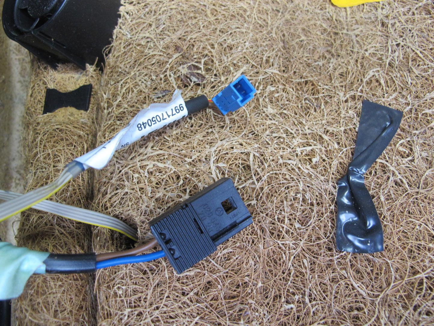 09-12 Mercedes R230 Sl-class Front Right Seat Leather Upper Backrest Beige OEM