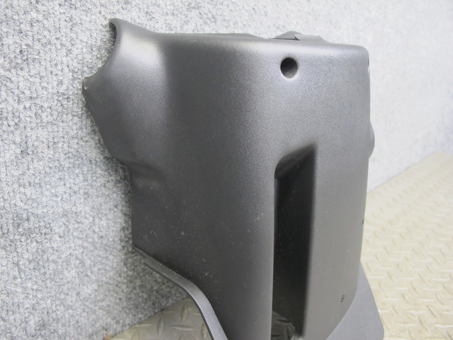 03-06 Nissan 350Z Z33 Lower Steering Column Trim Black w Microphone OEM