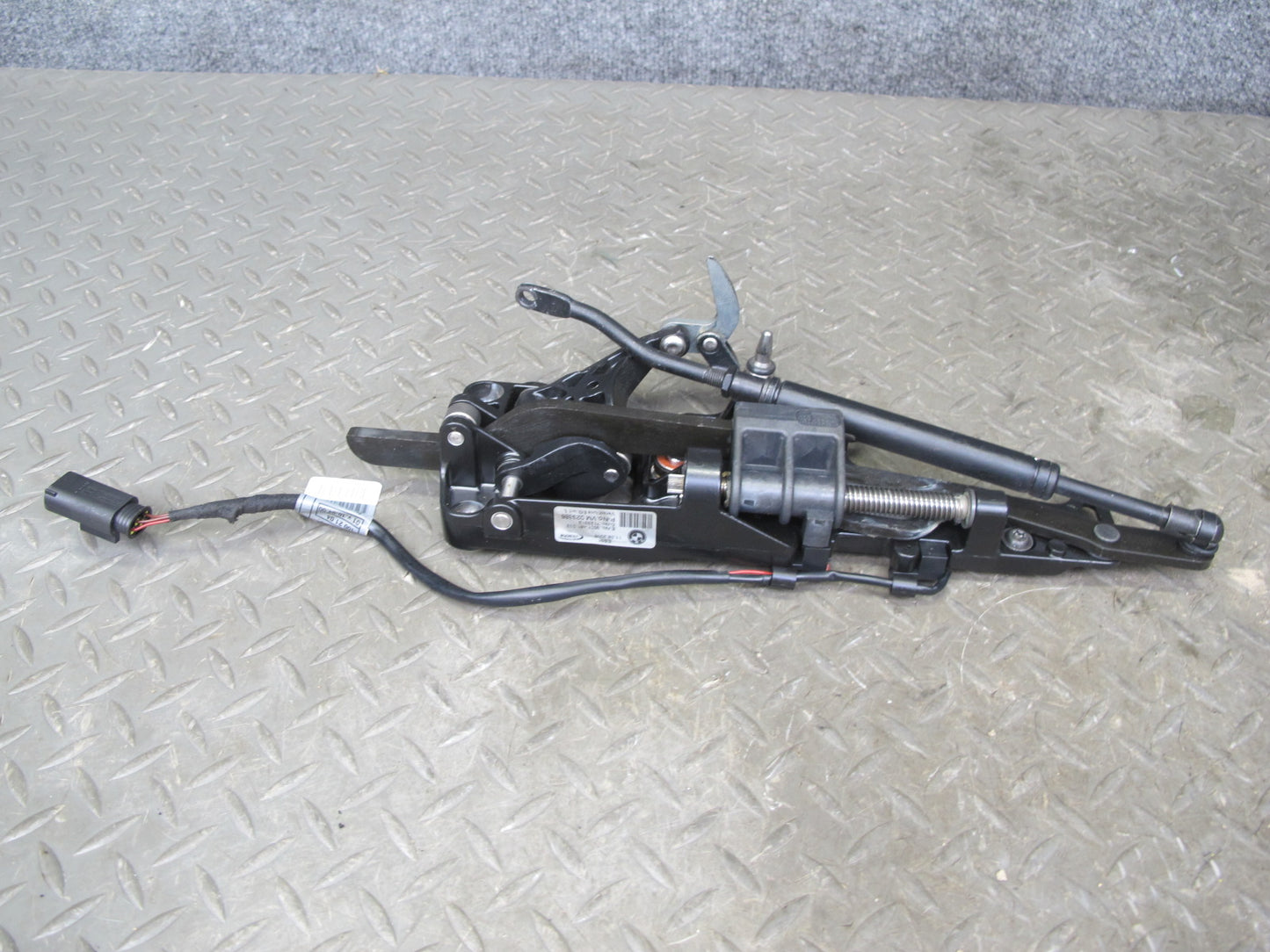 2006-2010 BMW E64 Convertible TOP Left & Right Lock Latch Actuator Set of 2