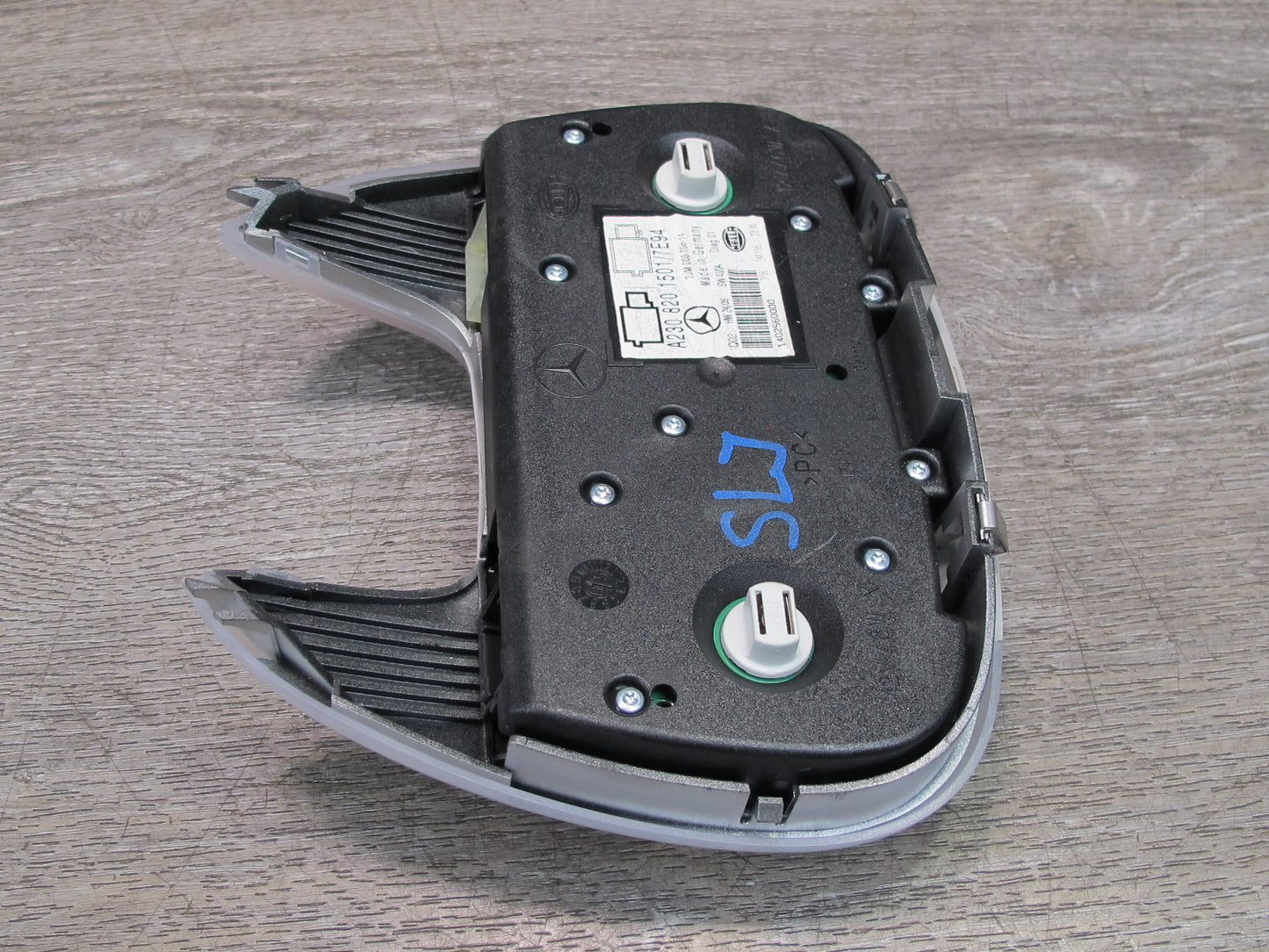 05-12 Mercedes R230 Interior Overhead Dome Reading Light 2308201501 OEM