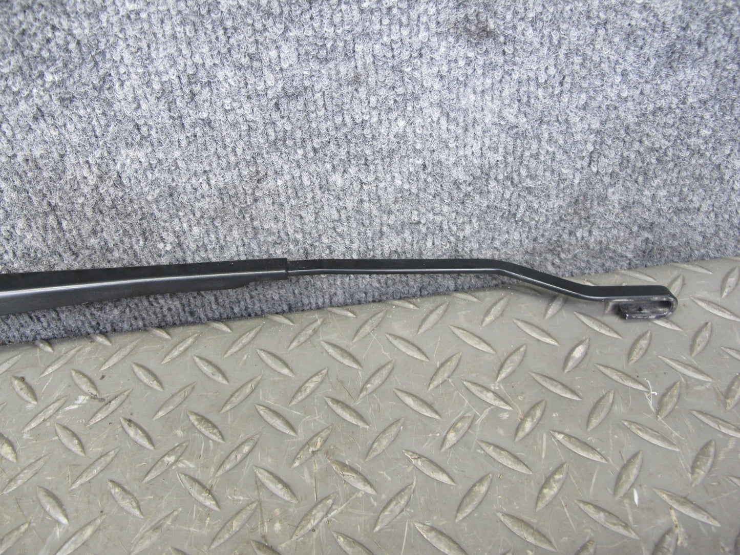 90-96 Nissan Z32 300ZX 2+2 Set of 2 Front Windshield Left & Right Wiper Arm OEM