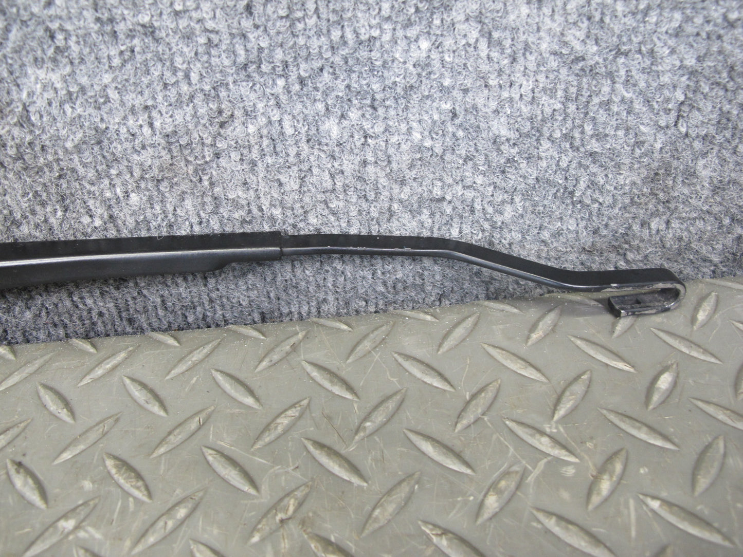 90-96 Nissan Z32 300ZX 2+2 Set of 2 Front Windshield Left & Right Wiper Arm OEM