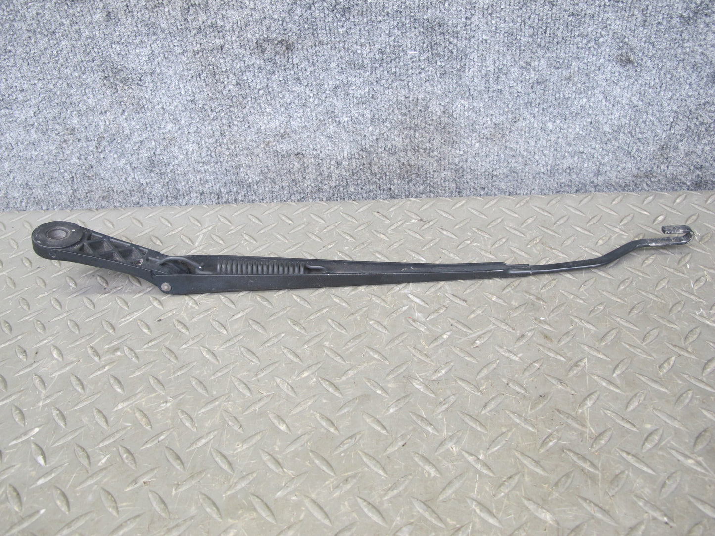 90-96 Nissan Z32 300ZX 2+2 Set of 2 Front Windshield Left & Right Wiper Arm OEM
