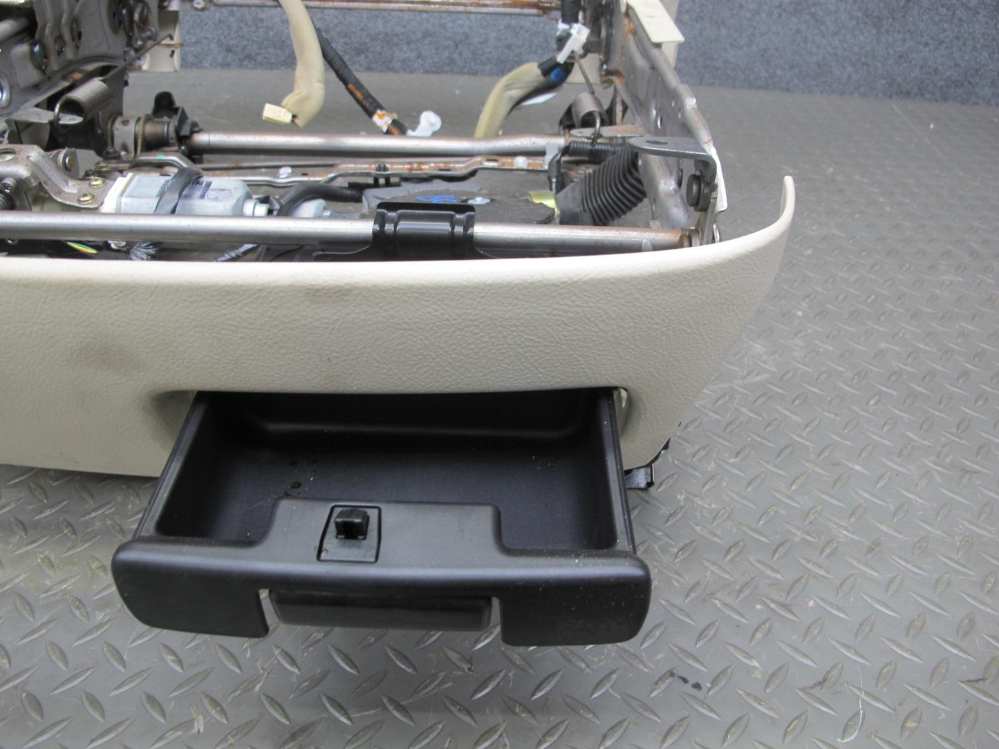 01-06 Lexus UCF30L LS430 Front Right Side Seat Track Rail Frame W/ Motor OEM