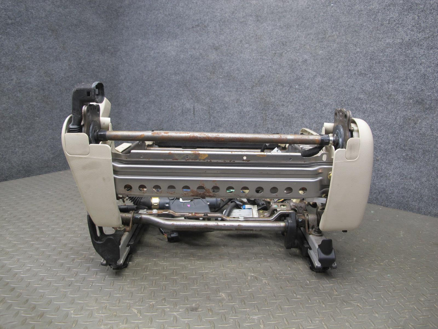 01-06 Lexus UCF30L LS430 Front Right Side Seat Track Rail Frame W/ Motor OEM