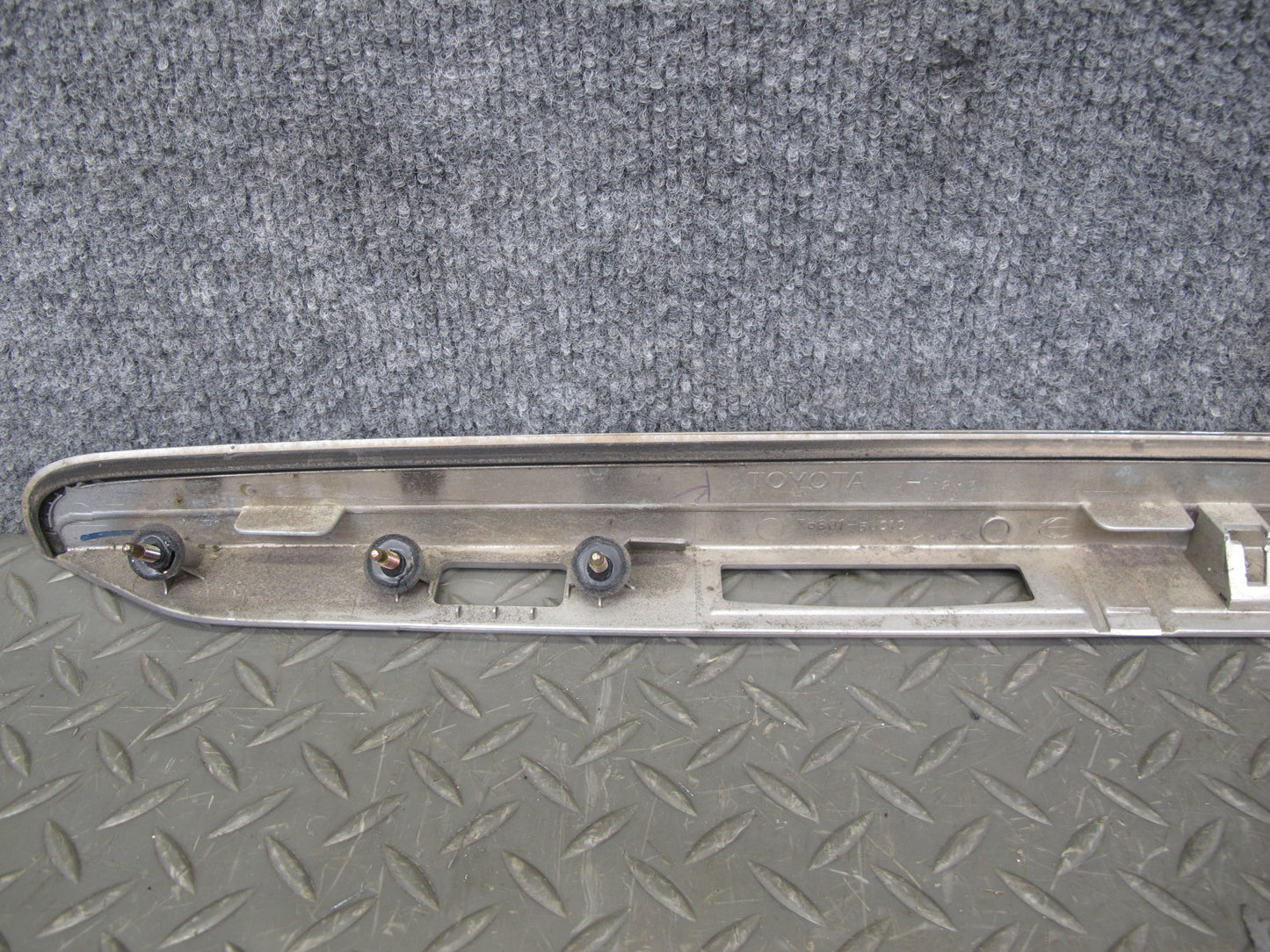 01-03 Lexus LS430 UCF30L Rear Trunk License Light Trim Molding Cover Panel OEM