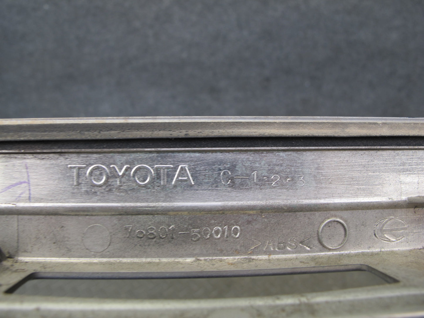 01-03 Lexus LS430 UCF30L Rear Trunk License Light Trim Molding Cover Panel OEM
