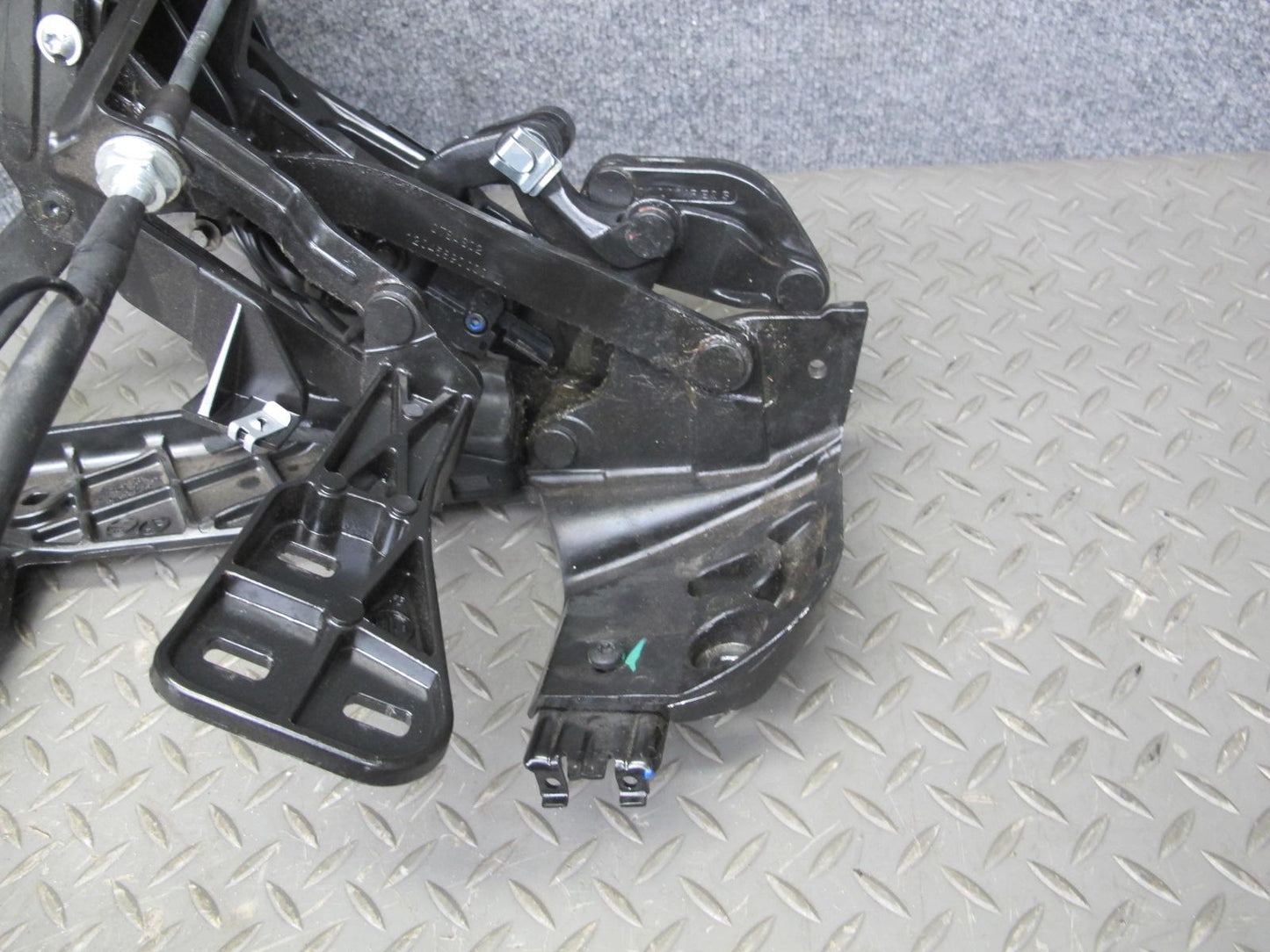 09-12 Mercedes R230 Sl-class Convertible Set of 2 Hard TOP Roof Hinge OEM