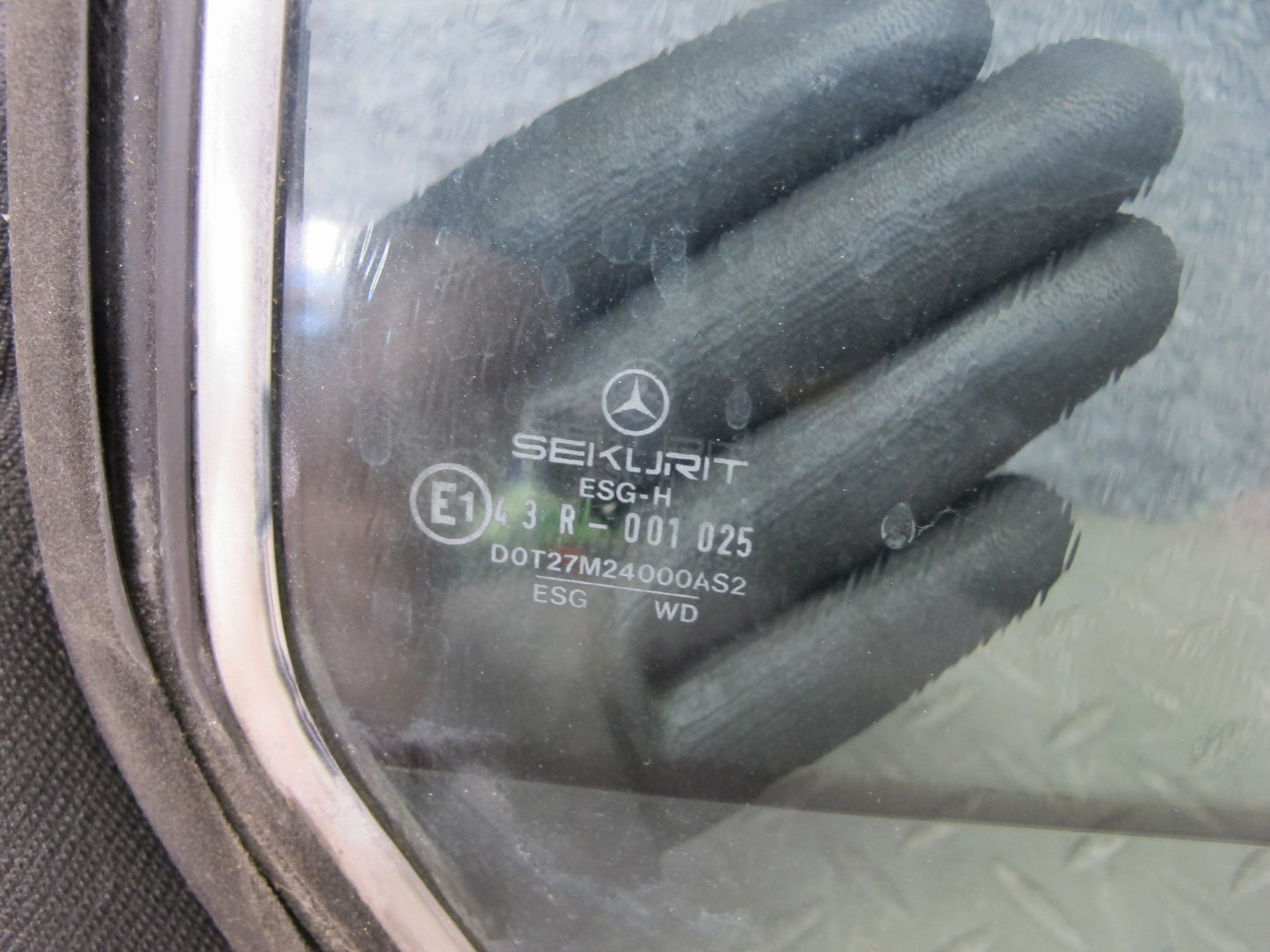 86-91 Mercedes W126 C126 Coupe Rear Left Quarter Glass Window OEM