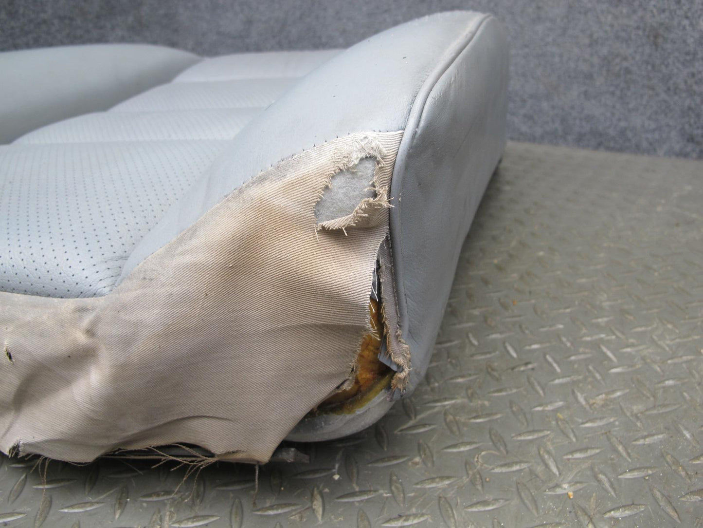 89-91 Mercedes W126 C126 Coupe Rear Right Seat Upper Leather Cushion Gray OEM