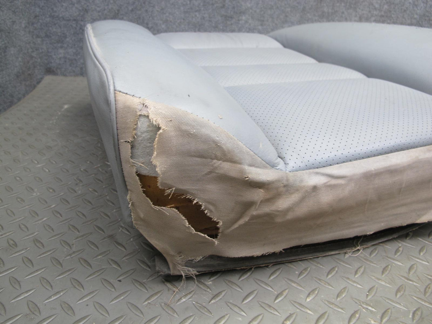 89-91 Mercedes W126 C126 Coupe Rear Right Seat Upper Leather Cushion Gray OEM