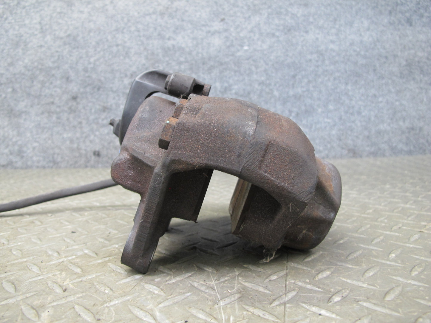 86-91 Mercedes W126 C126 Set of 2 Front Left & Right Brake Caliper OEM