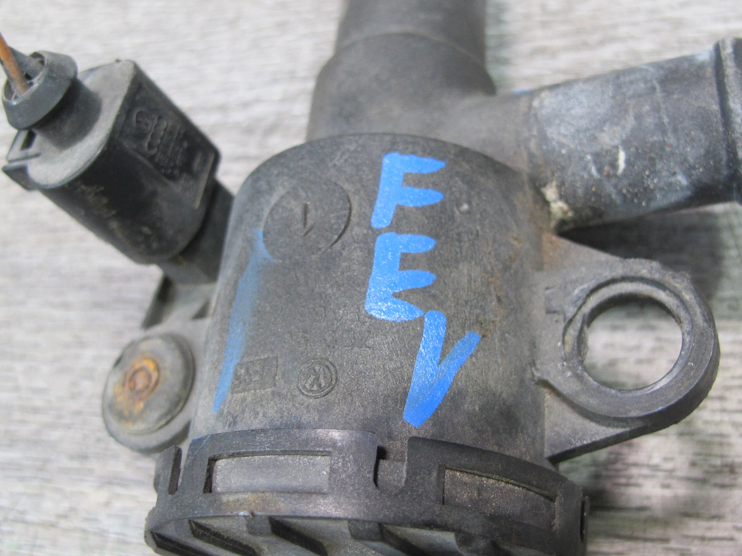 01-03 VW Eurovan T4 2.8L Thermostat Housing Coolant Pipe OEM