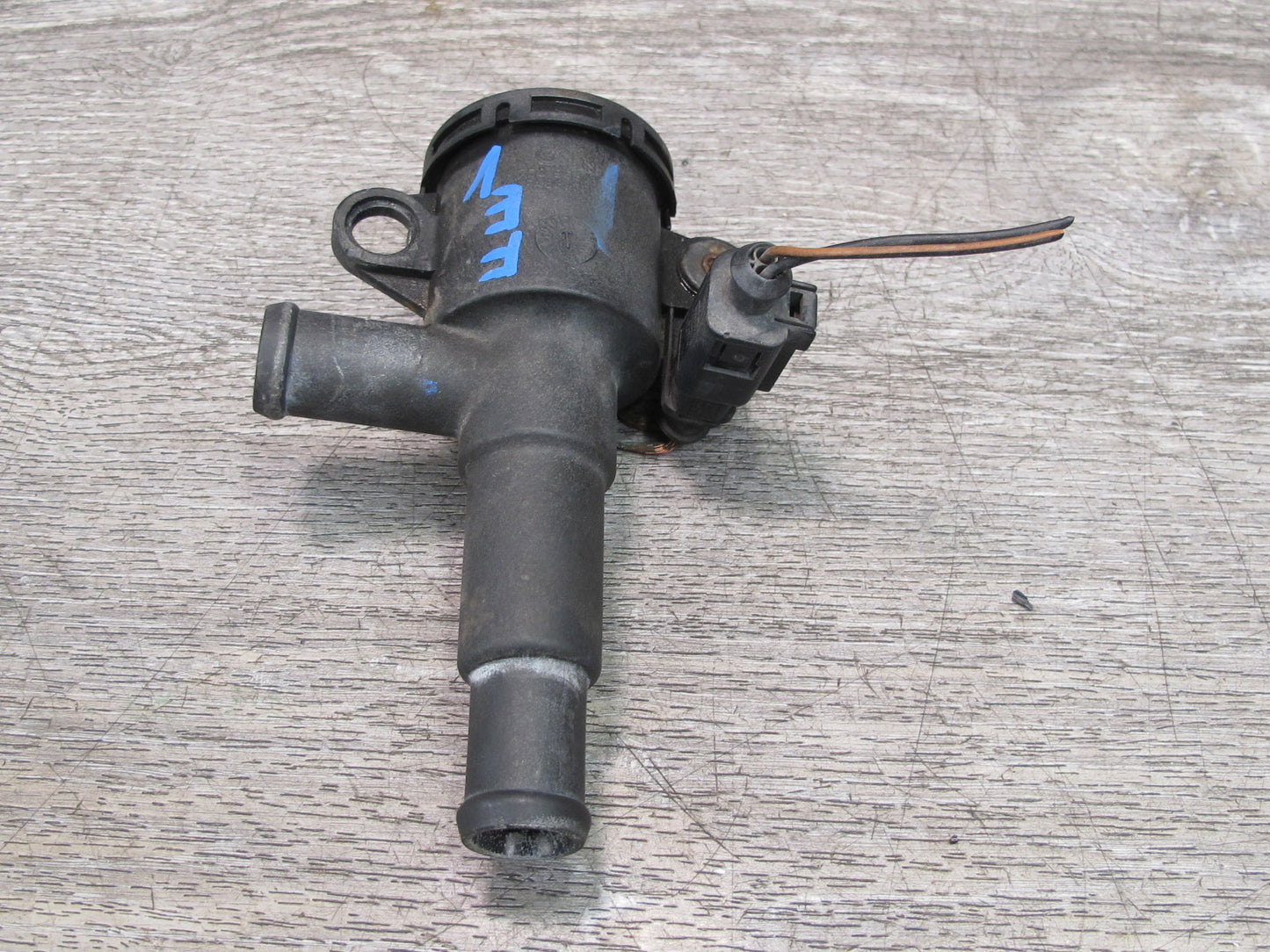 01-03 VW Eurovan T4 2.8L Thermostat Housing Coolant Pipe OEM