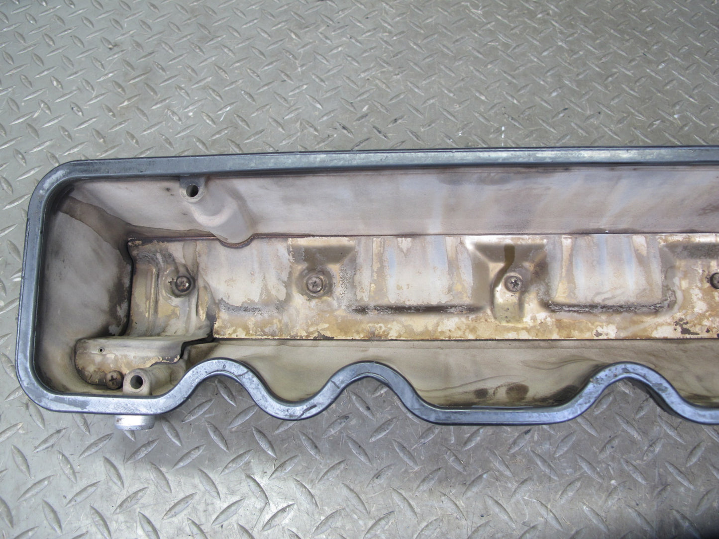 86-91 Mercedes W126 560SEC 560SEL Right Cylinder Head Valve Cover OEM