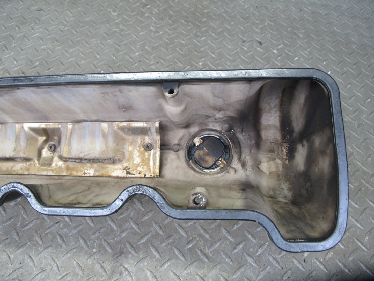 86-91 Mercedes W126 560SEC 560SEL Right Cylinder Head Valve Cover OEM