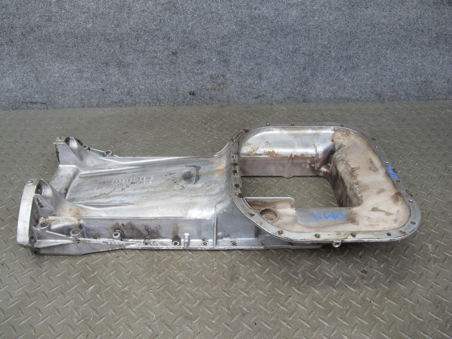 86-91 Mercedes W126 M117 Engine Motor Upper Oil Pan 1170140002 OEM