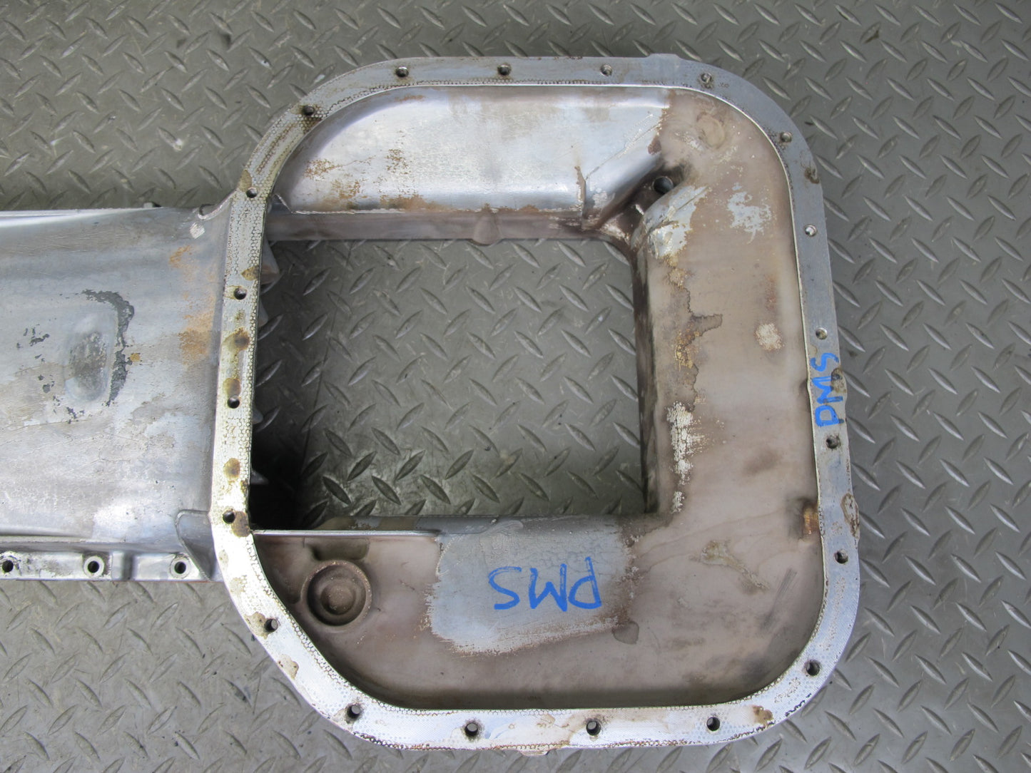 86-91 Mercedes W126 M117 Engine Motor Upper Oil Pan 1170140002 OEM