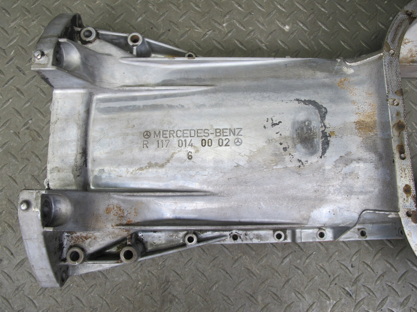 86-91 Mercedes W126 M117 Engine Motor Upper Oil Pan 1170140002 OEM