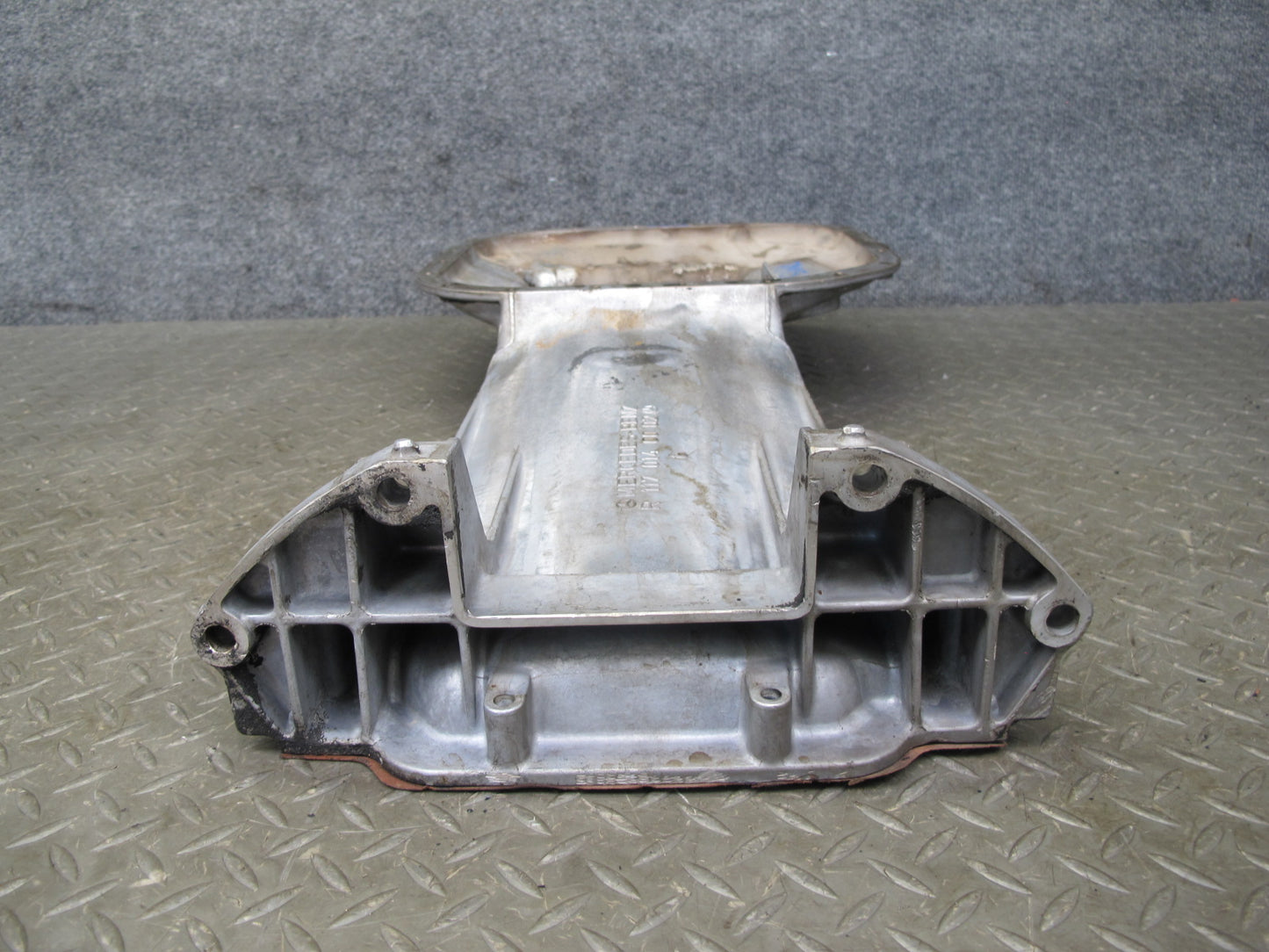 86-91 Mercedes W126 M117 Engine Motor Upper Oil Pan 1170140002 OEM