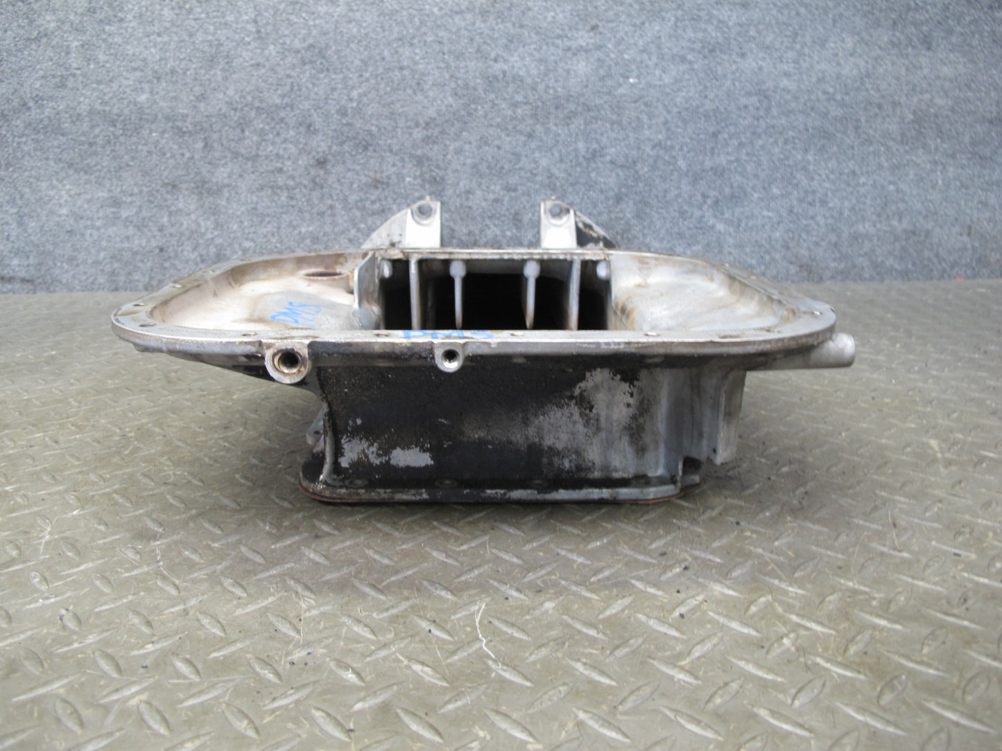 86-91 Mercedes W126 M117 Engine Motor Upper Oil Pan 1170140002 OEM