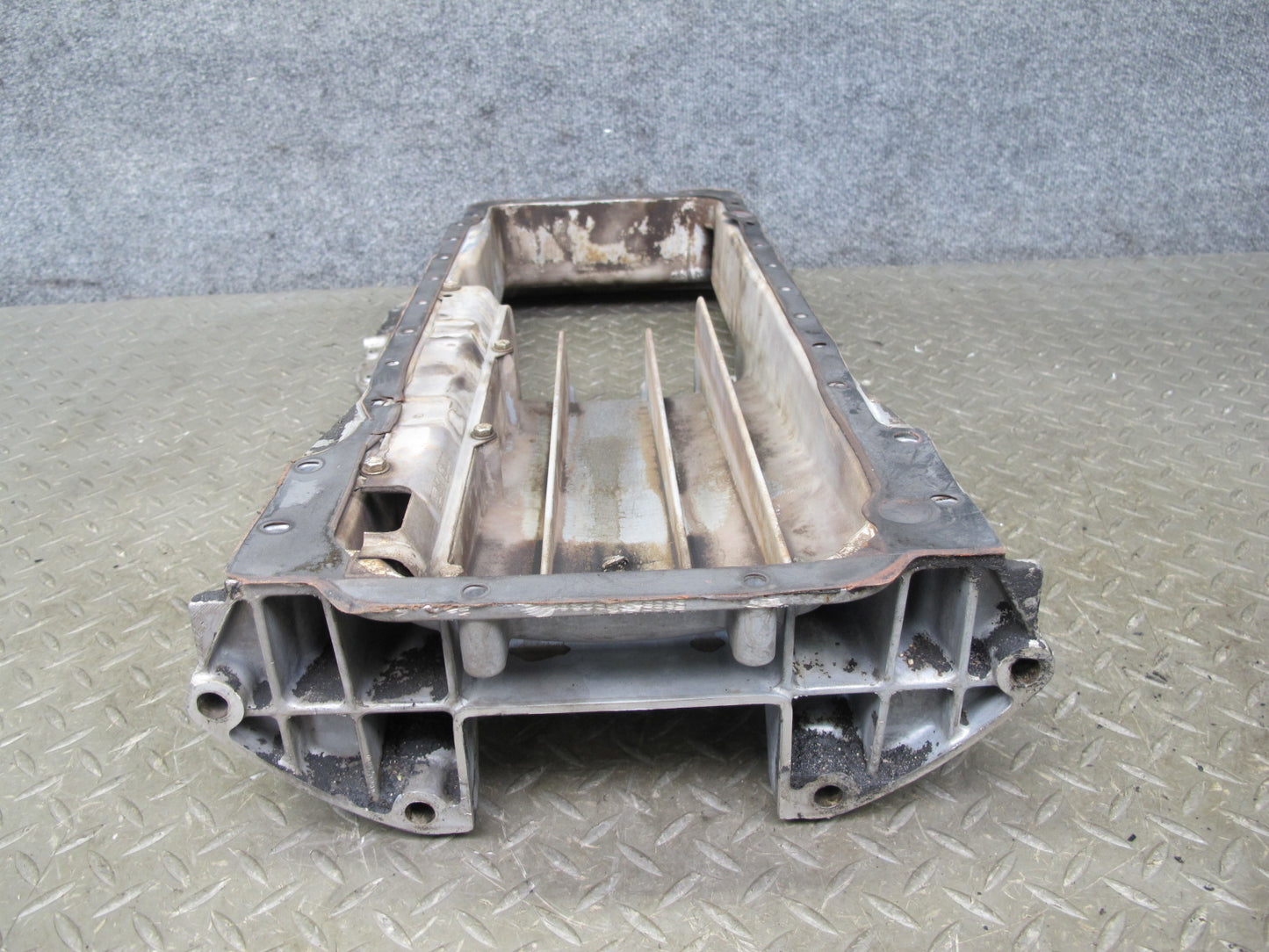 86-91 Mercedes W126 M117 Engine Motor Upper Oil Pan 1170140002 OEM