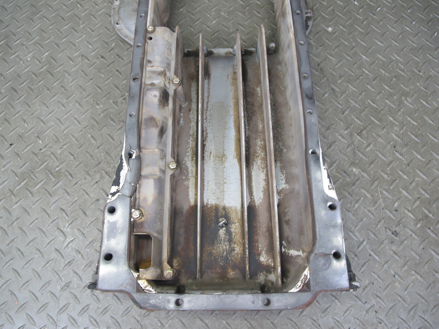 86-91 Mercedes W126 M117 Engine Motor Upper Oil Pan 1170140002 OEM