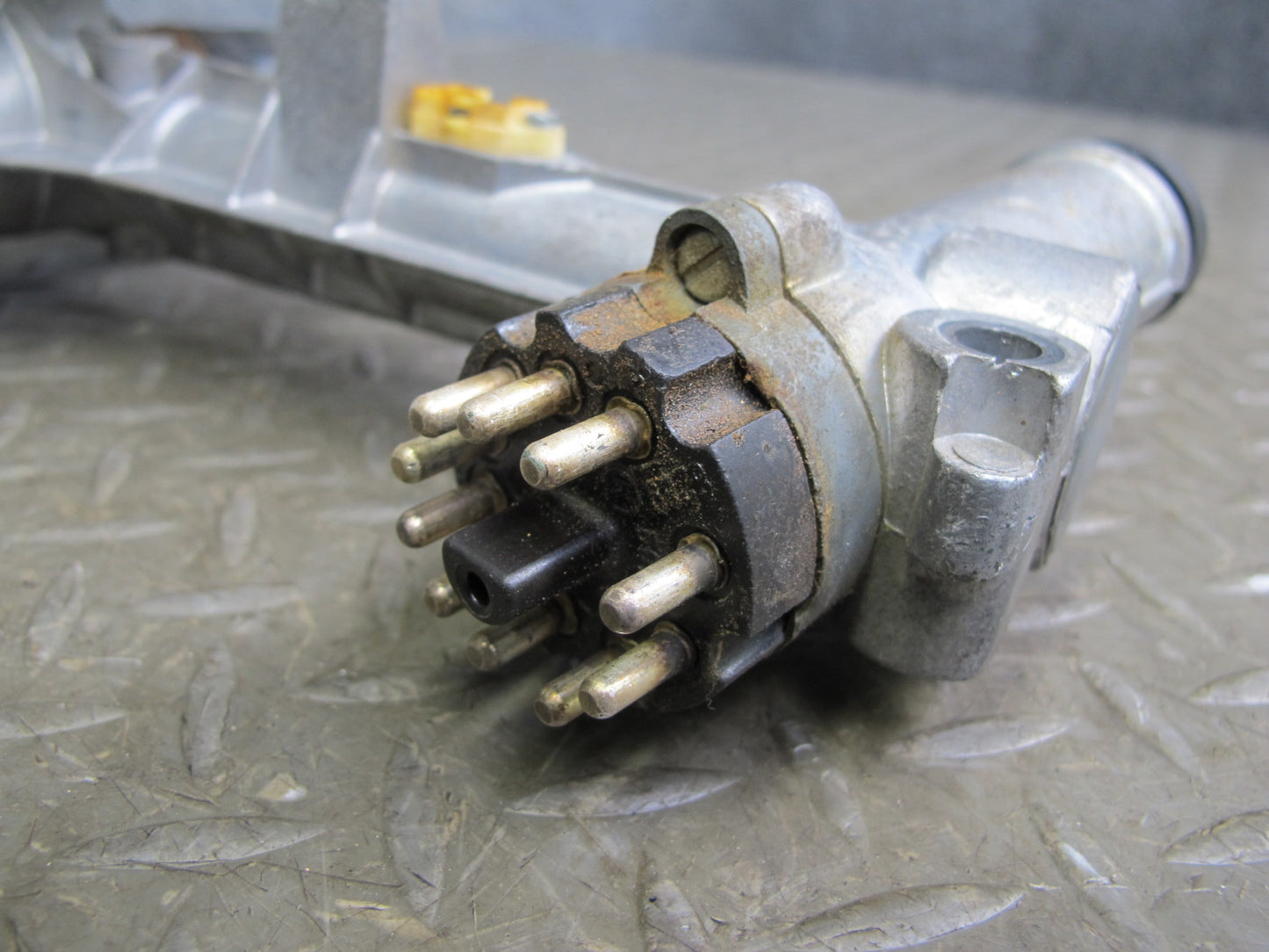 1983-1984 Porsche 928 S Steering Column Shaft Ignition Cylinder Assembly