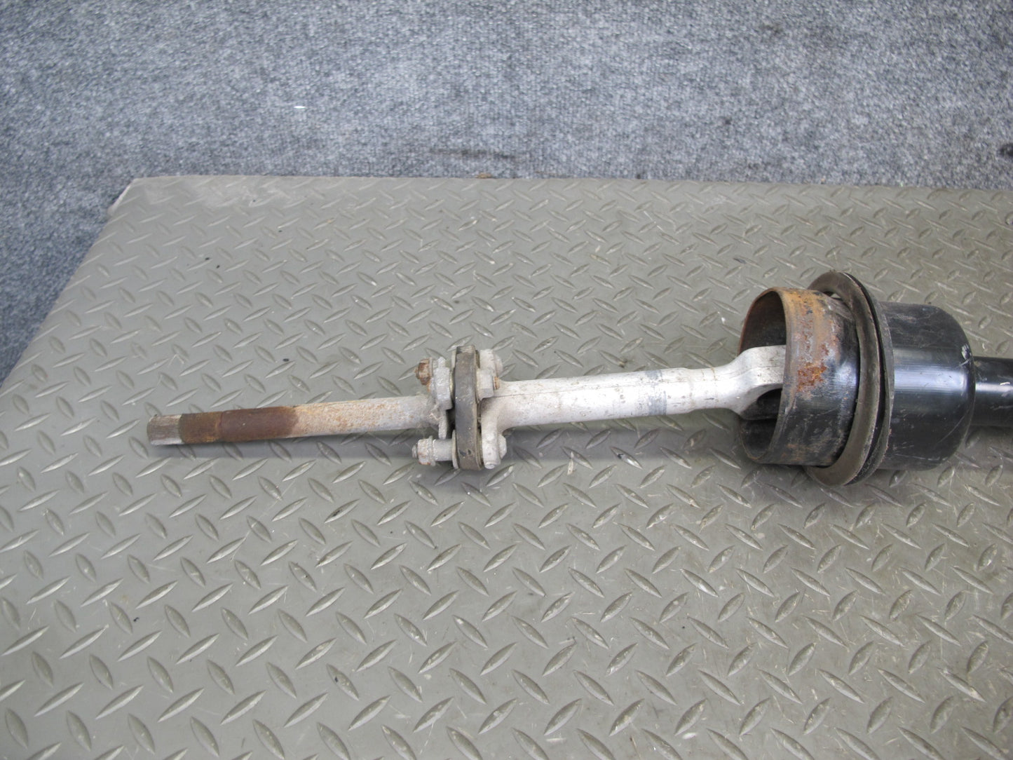 1983-1984 Porsche 928 S Steering Column Shaft Ignition Cylinder Assembly