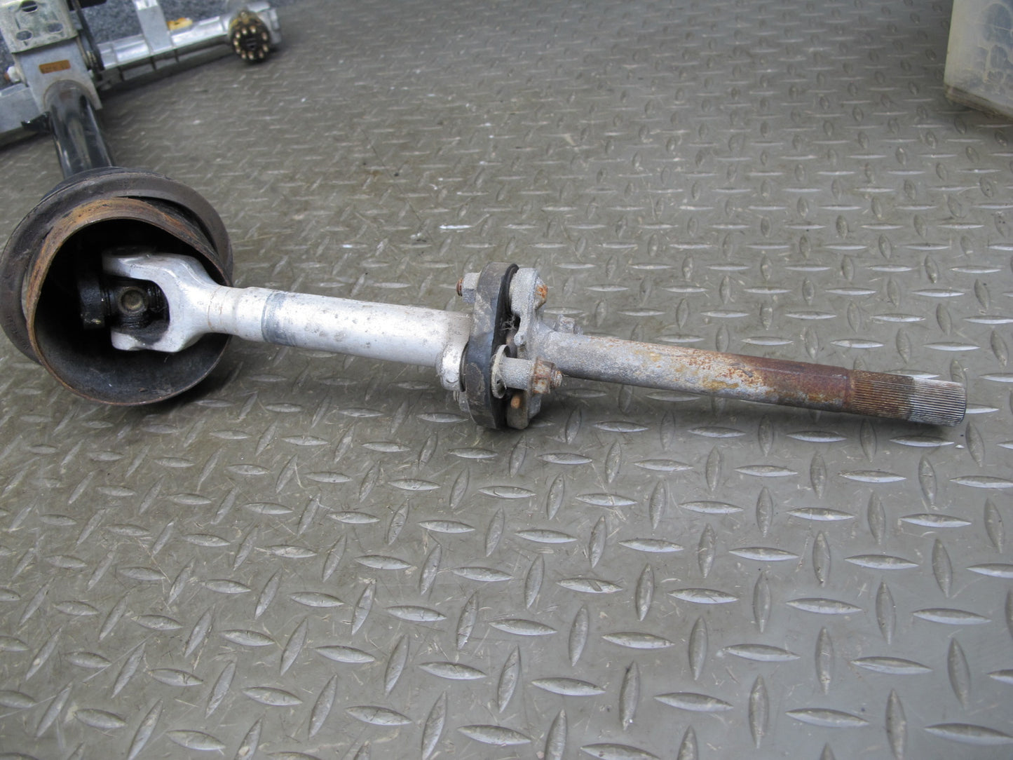 1983-1984 Porsche 928 S Steering Column Shaft Ignition Cylinder Assembly
