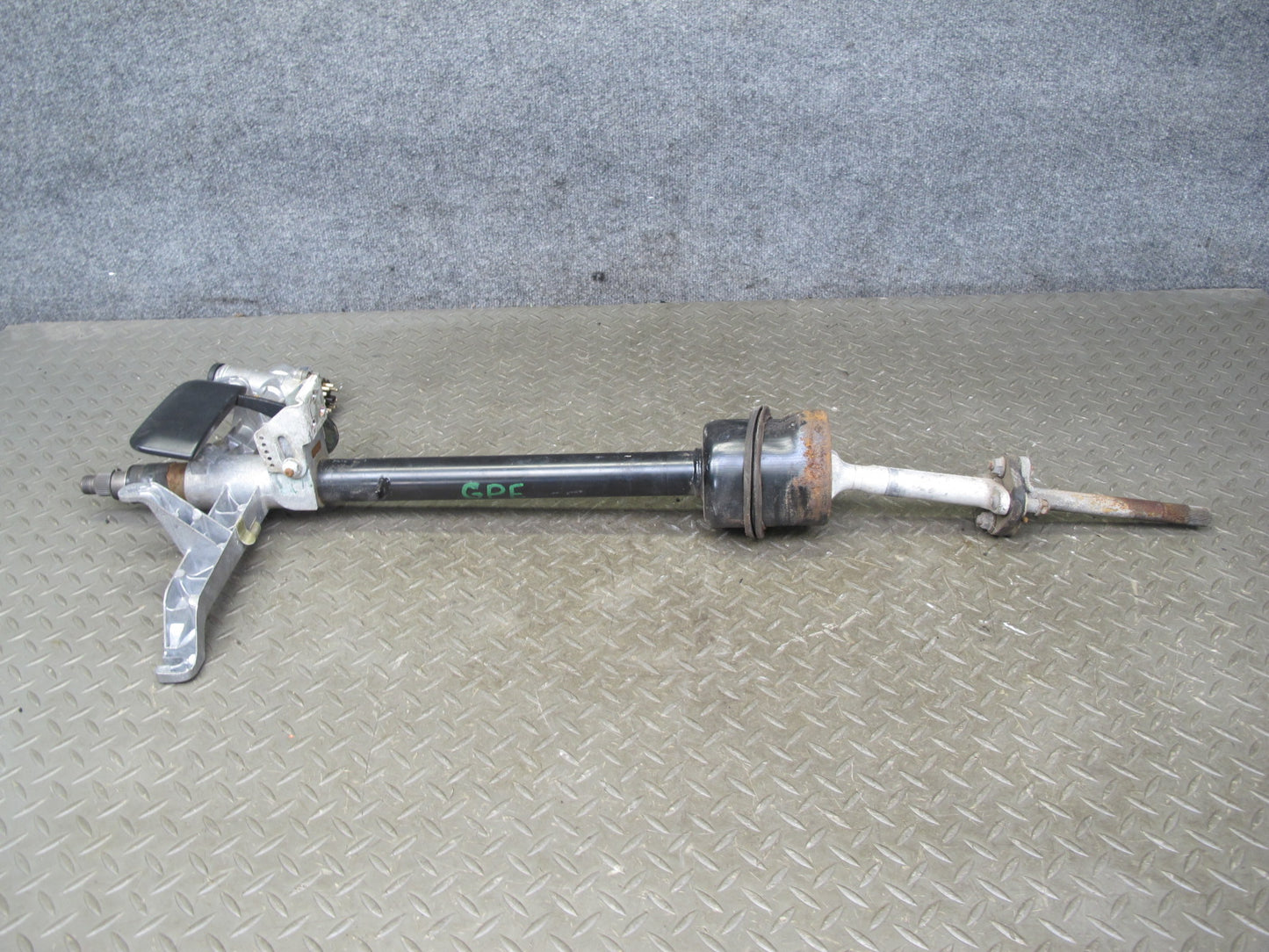 1983-1984 Porsche 928 S Steering Column Shaft Ignition Cylinder Assembly