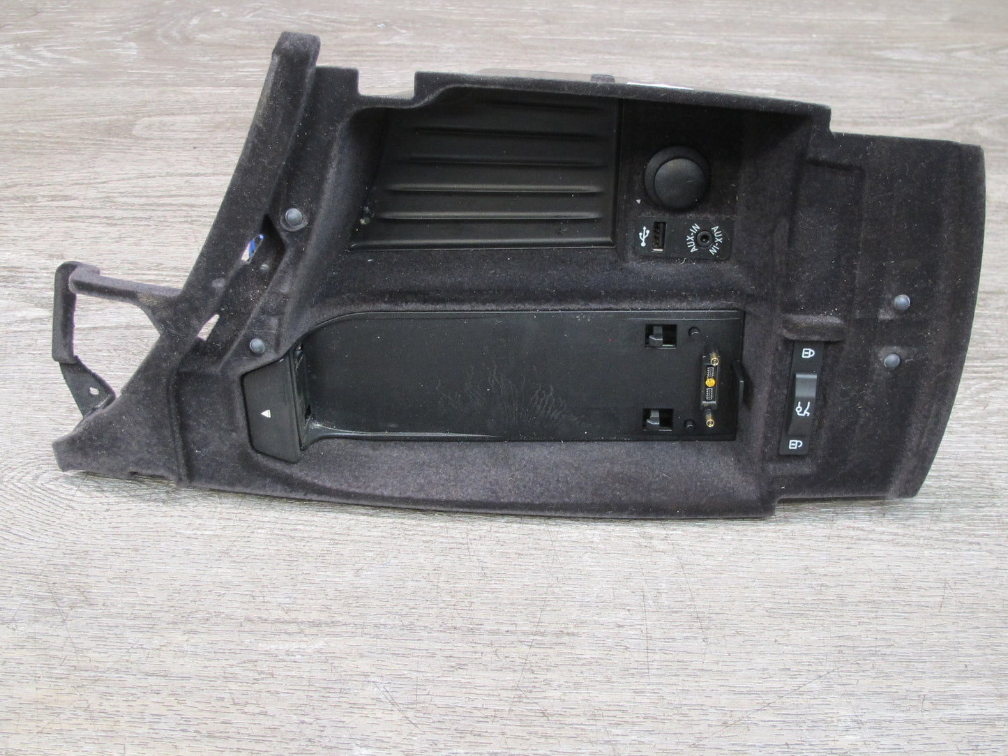 11-16 BMW F07 F10 5-SERIES Center Console Armrest Storage AUX Lighter Socket OEM
