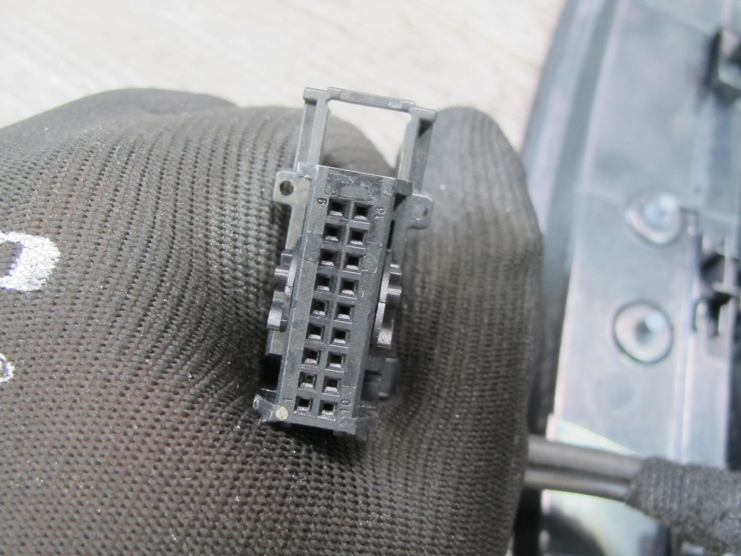 11-16 BMW F07 F10 5-SERIES Center Console Armrest Storage AUX Lighter Socket OEM