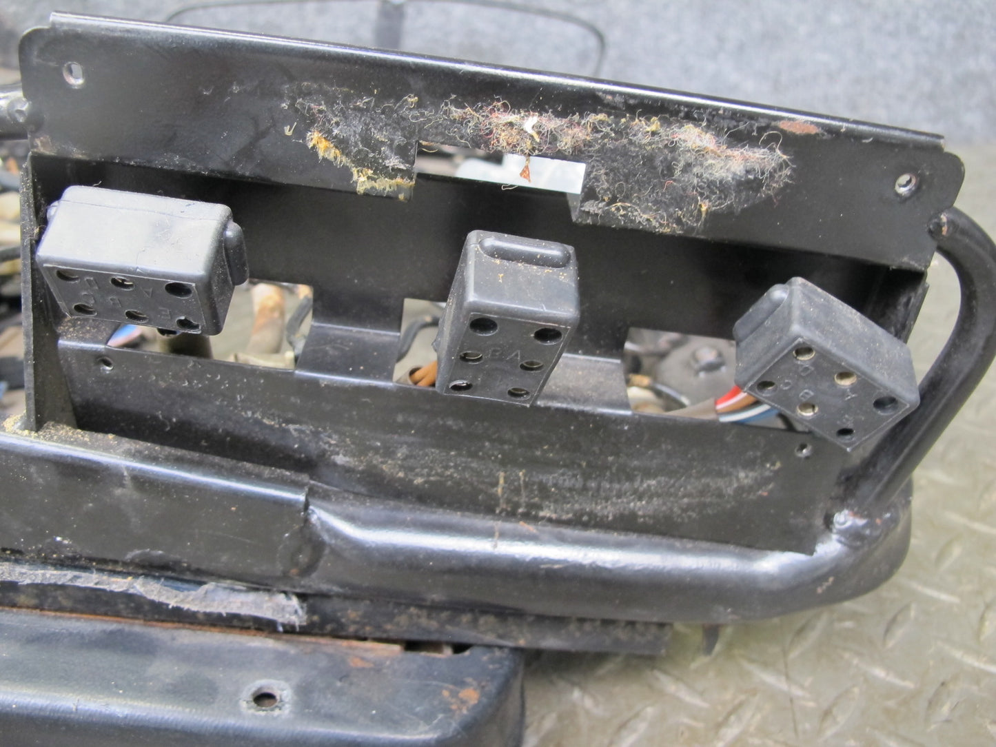 1983-1984 Porsche 928 S Front Right Passenger Side Seat Track Frame W/ Motor