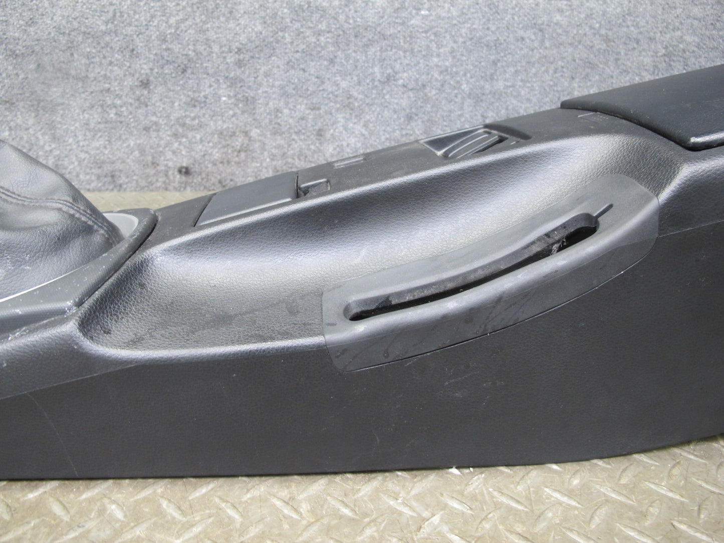 04-05 Nissan 350Z Z33 M/T Center Console Panel w Shifter Trim & Boot Black OEM
